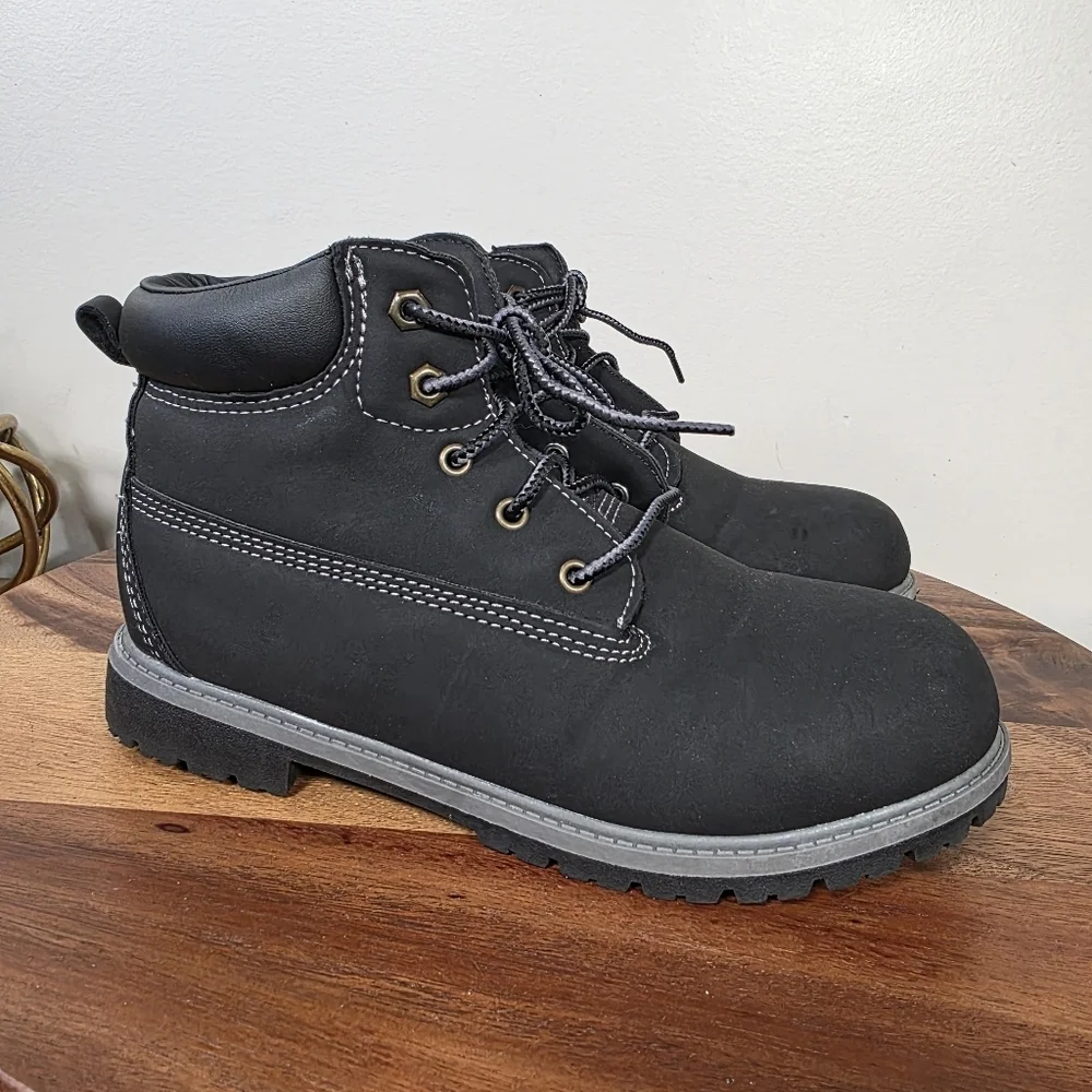 Wonder Nation Kids Size 5 Black Combat Boots Lace Up